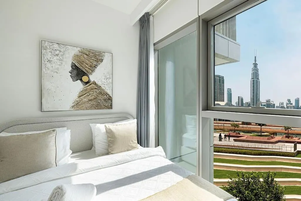 Maxstays - Stunning Burj Khalifa View - Dubai Mall Access - Infinity Pool 0*,  United Arab Emirates