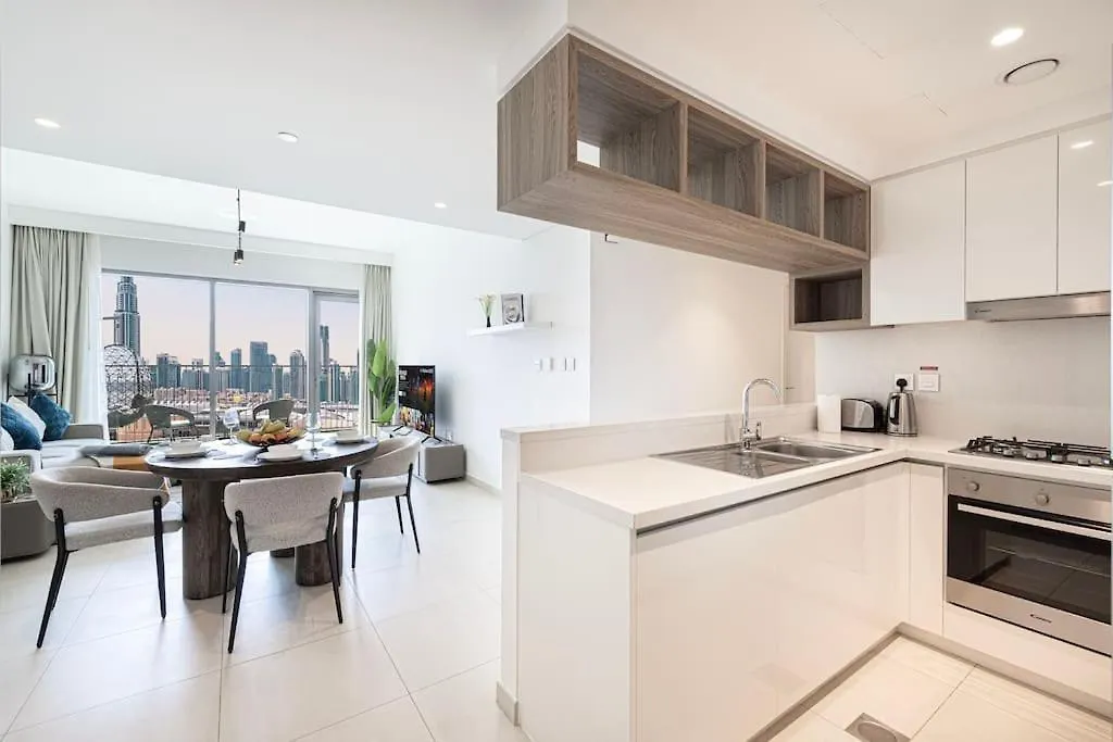 Maxstays - Stunning Burj Khalifa View - Dubai Mall Access - Infinity Pool Apartment