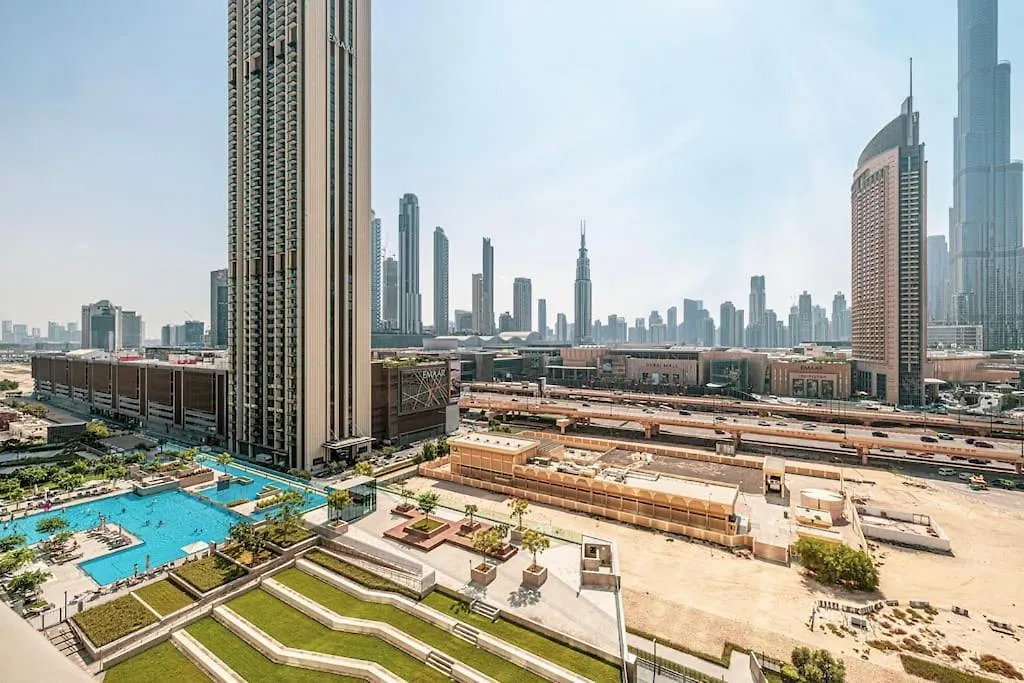 Maxstays - Stunning Burj Khalifa View - Dubai Mall Access - Infinity Pool