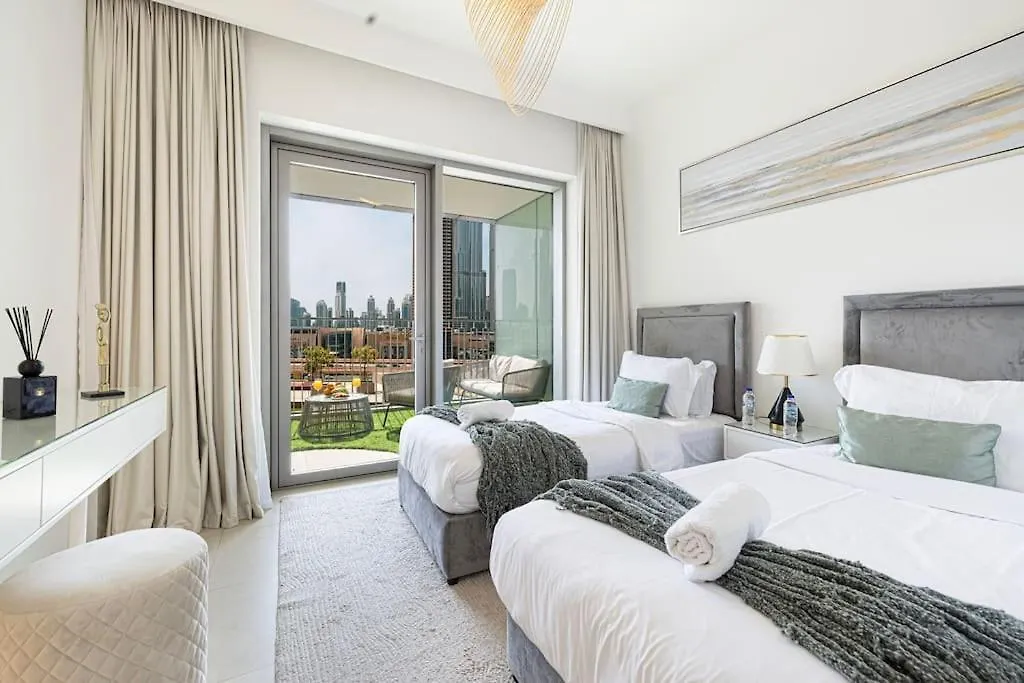 Apartment Maxstays - Stunning Burj Khalifa View - Dubai Mall Access - Infinity Pool